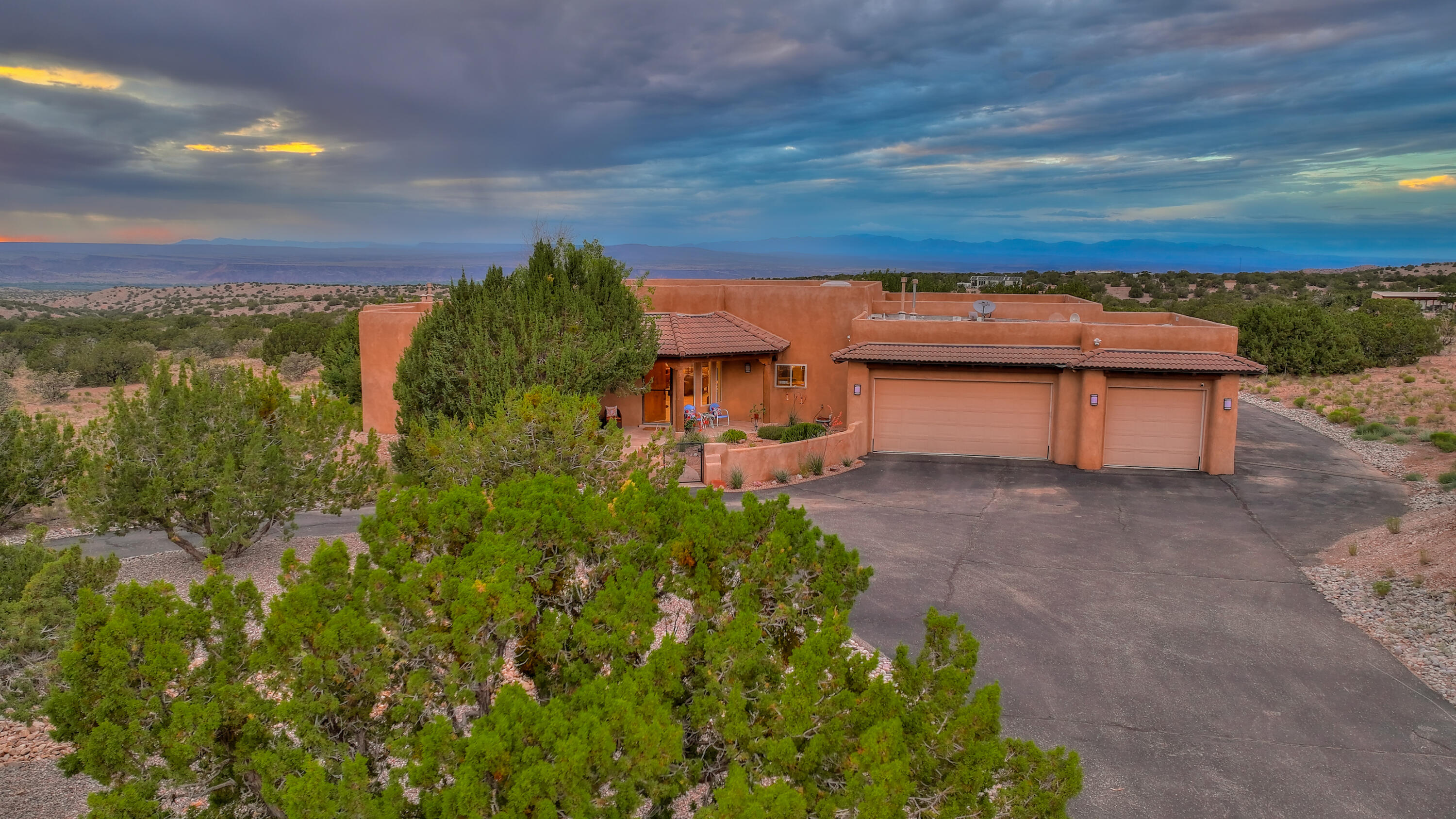 7 Palomar Road - Main Image
