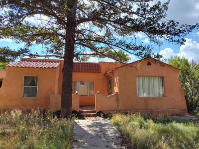 109 S Limit Avenue, Mountainair 