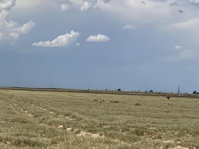 E Howell Road, Estancia 