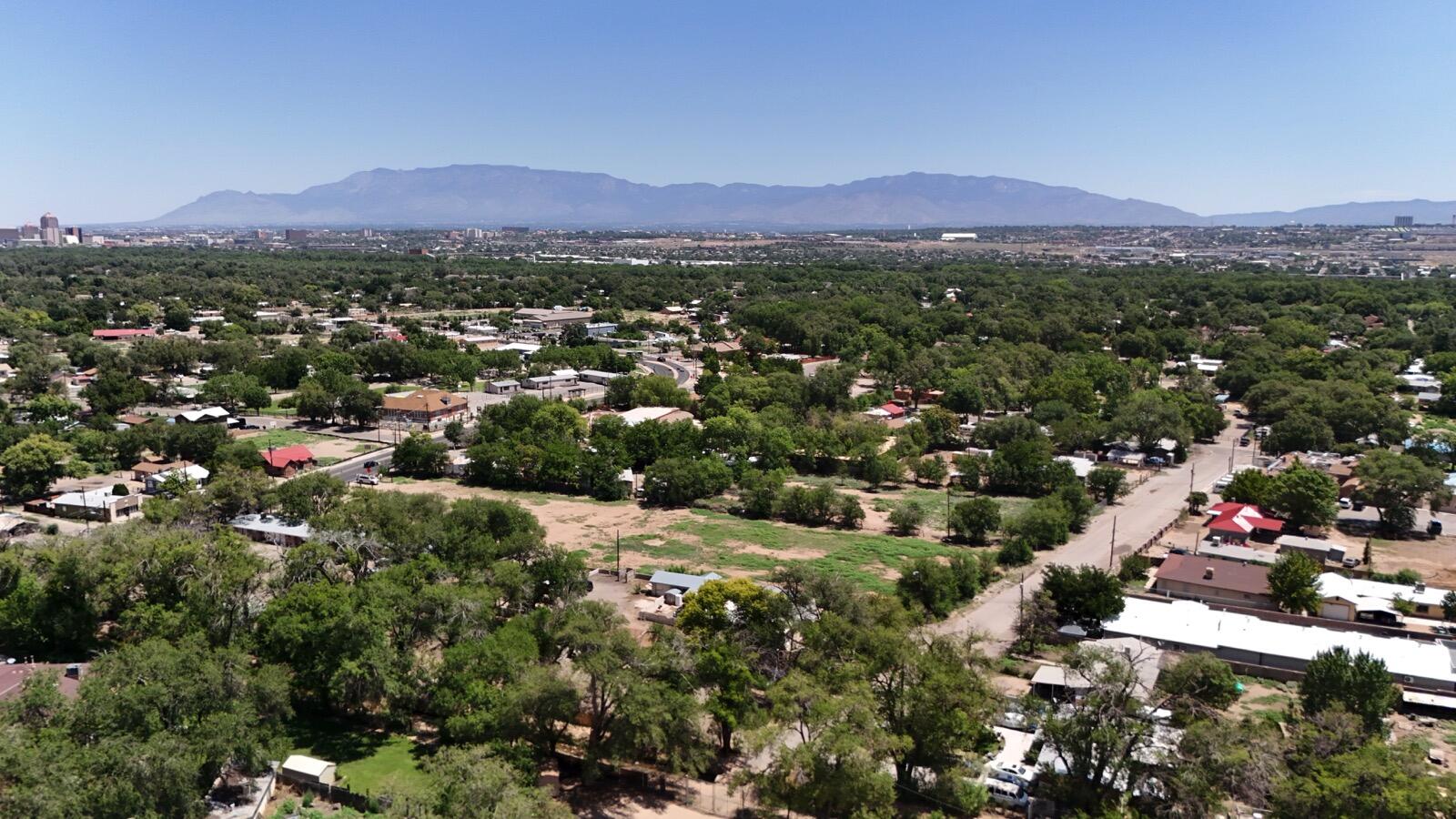 1116 Isleta Boulevard SW - Main Image