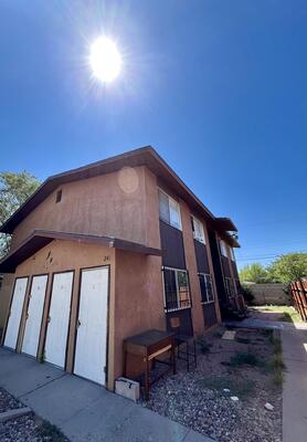 241 CHARLESTON Street NE, Albuquerque