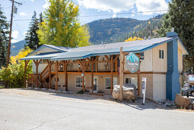 1301 Main Street, Red River 