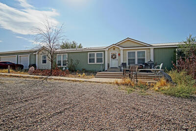 570 MEADOWLAKE Road, Los Lunas 