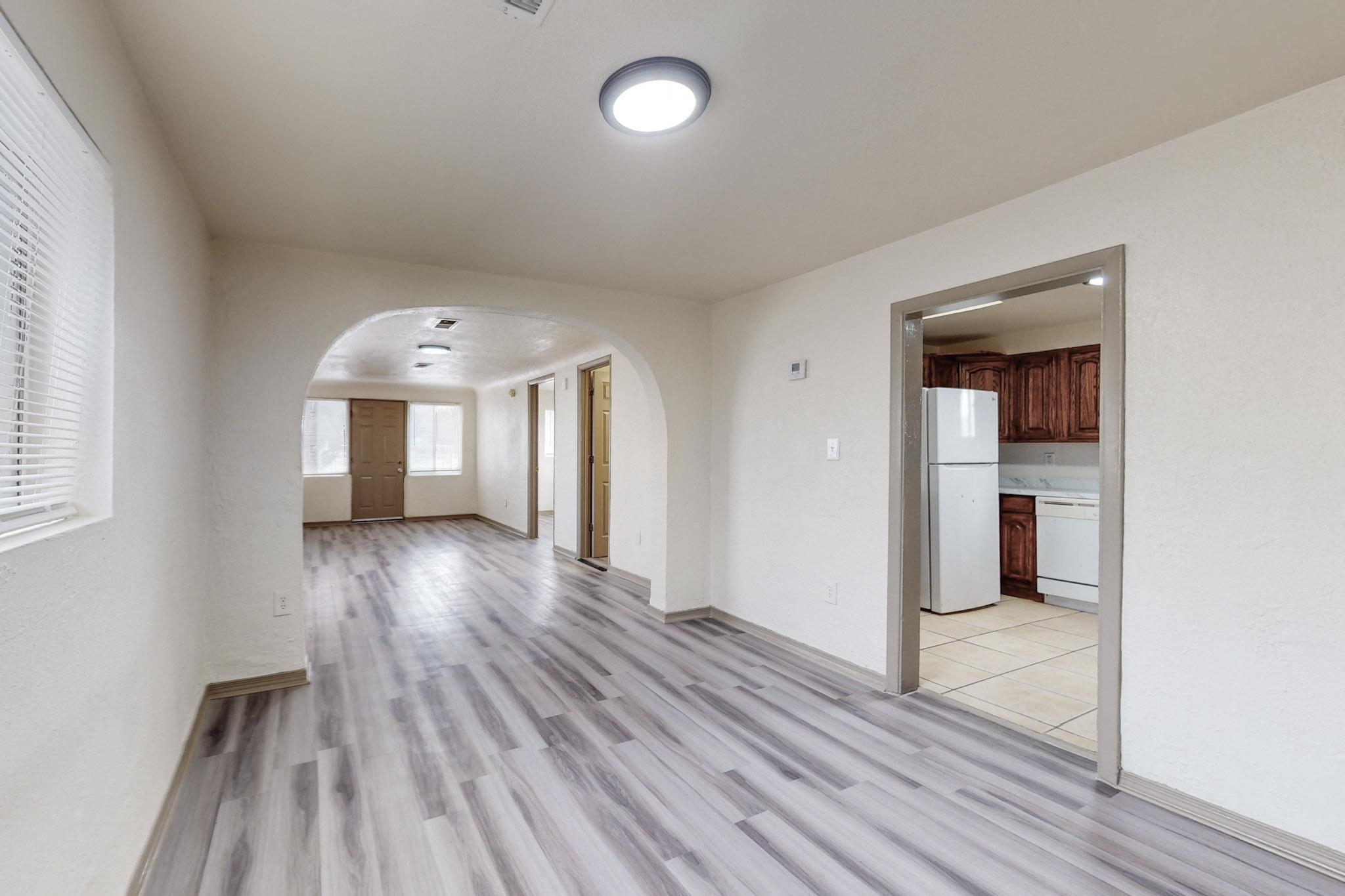 1119 EDITH Boulevard NE - Main Image