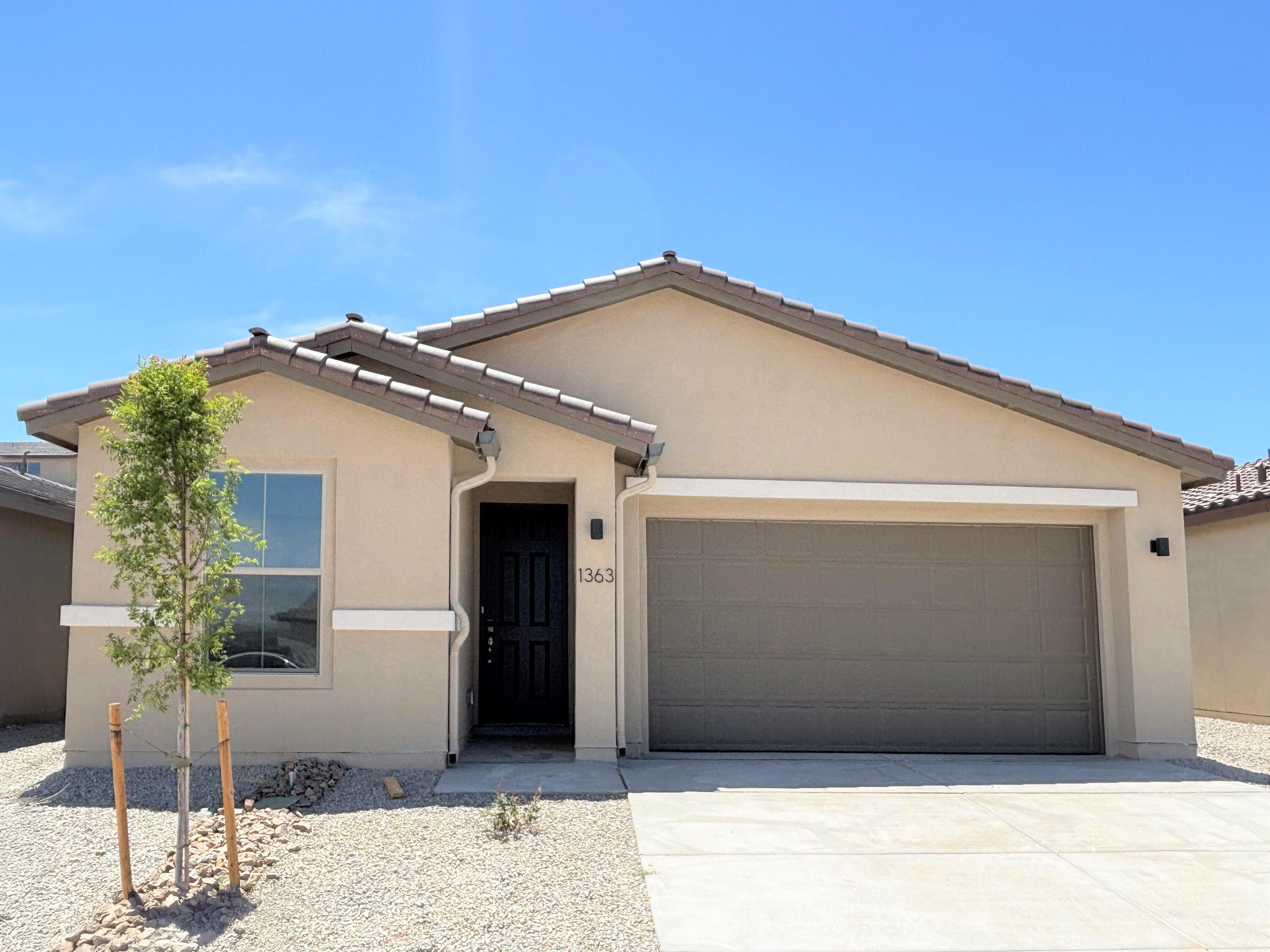 1363 Vallecito Loop NW - Main Image