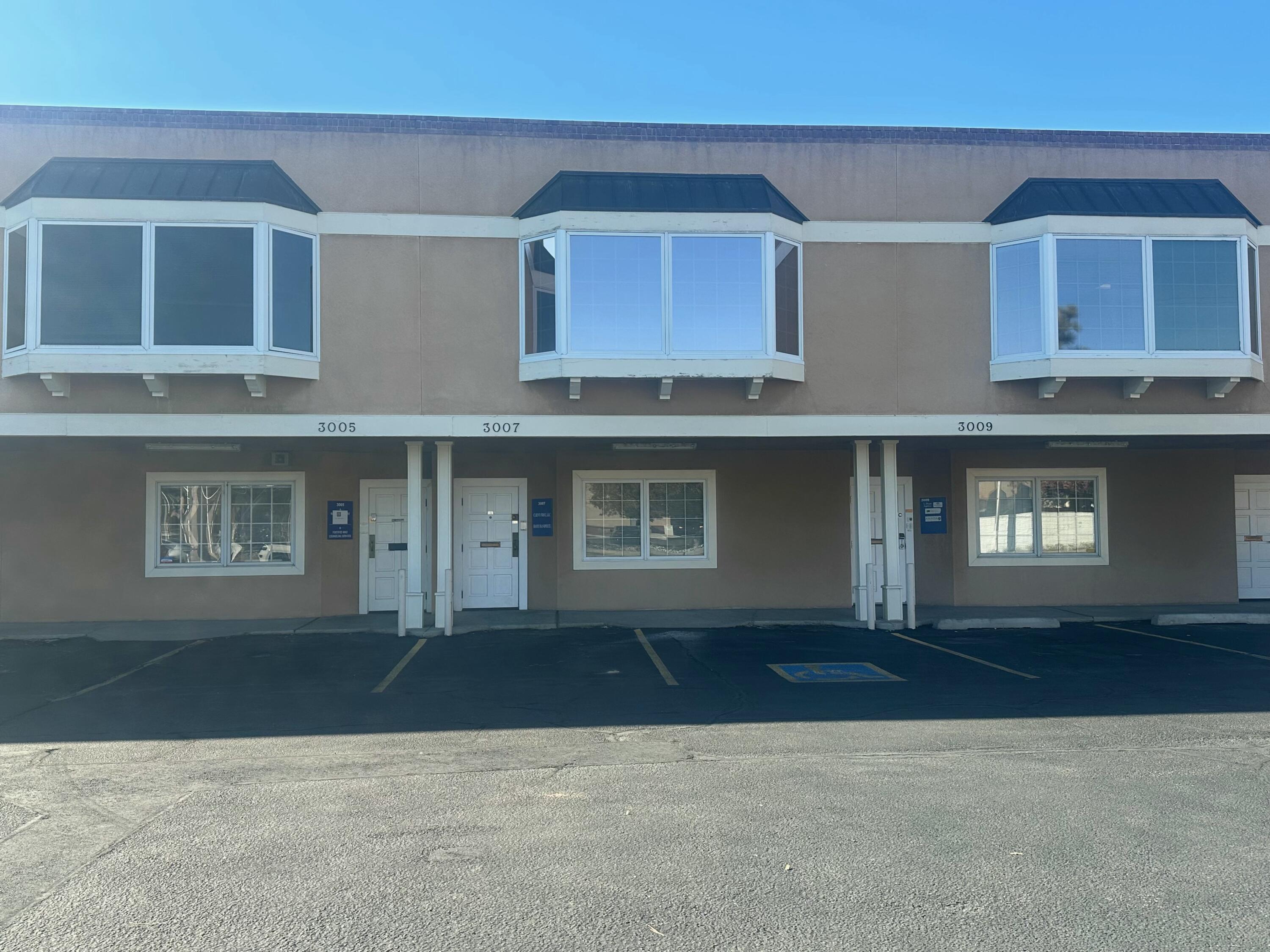 3007 LOUISIANA Boulevard NE - Main Image