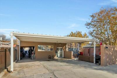 121 HOSHER Avenue SE, Albuquerque