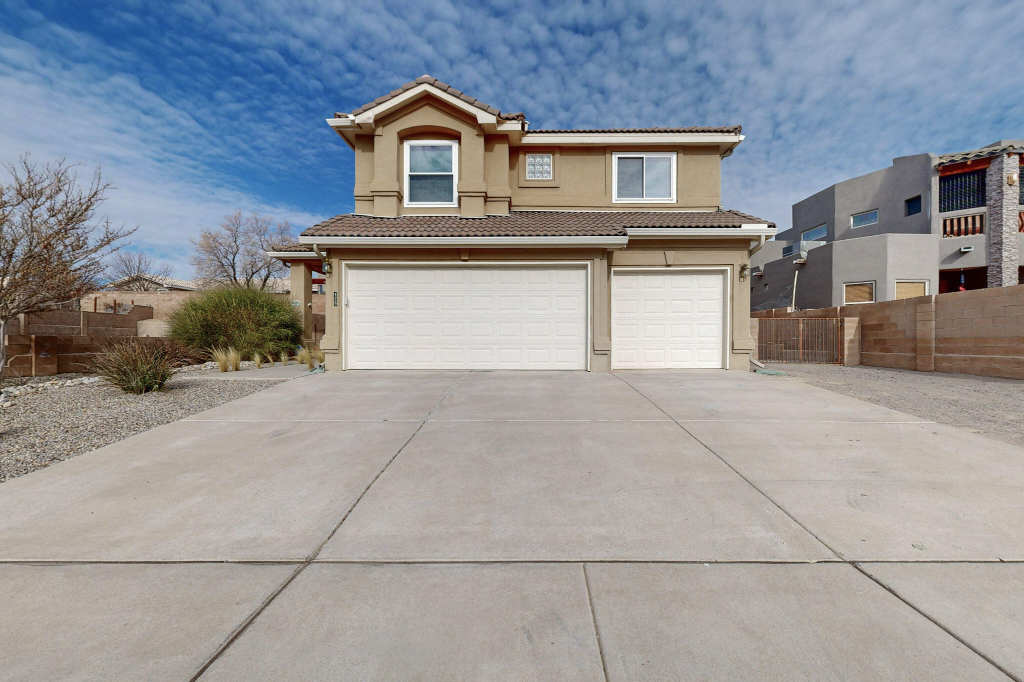 4549 ARROWHEAD Avenue NW - Main Image