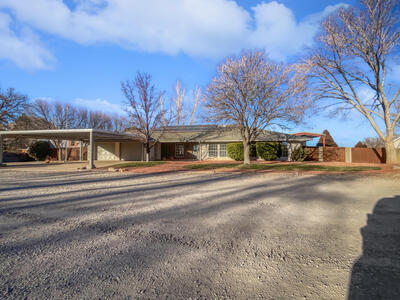 437 EL LLANO Lane NW, Los Ranchos