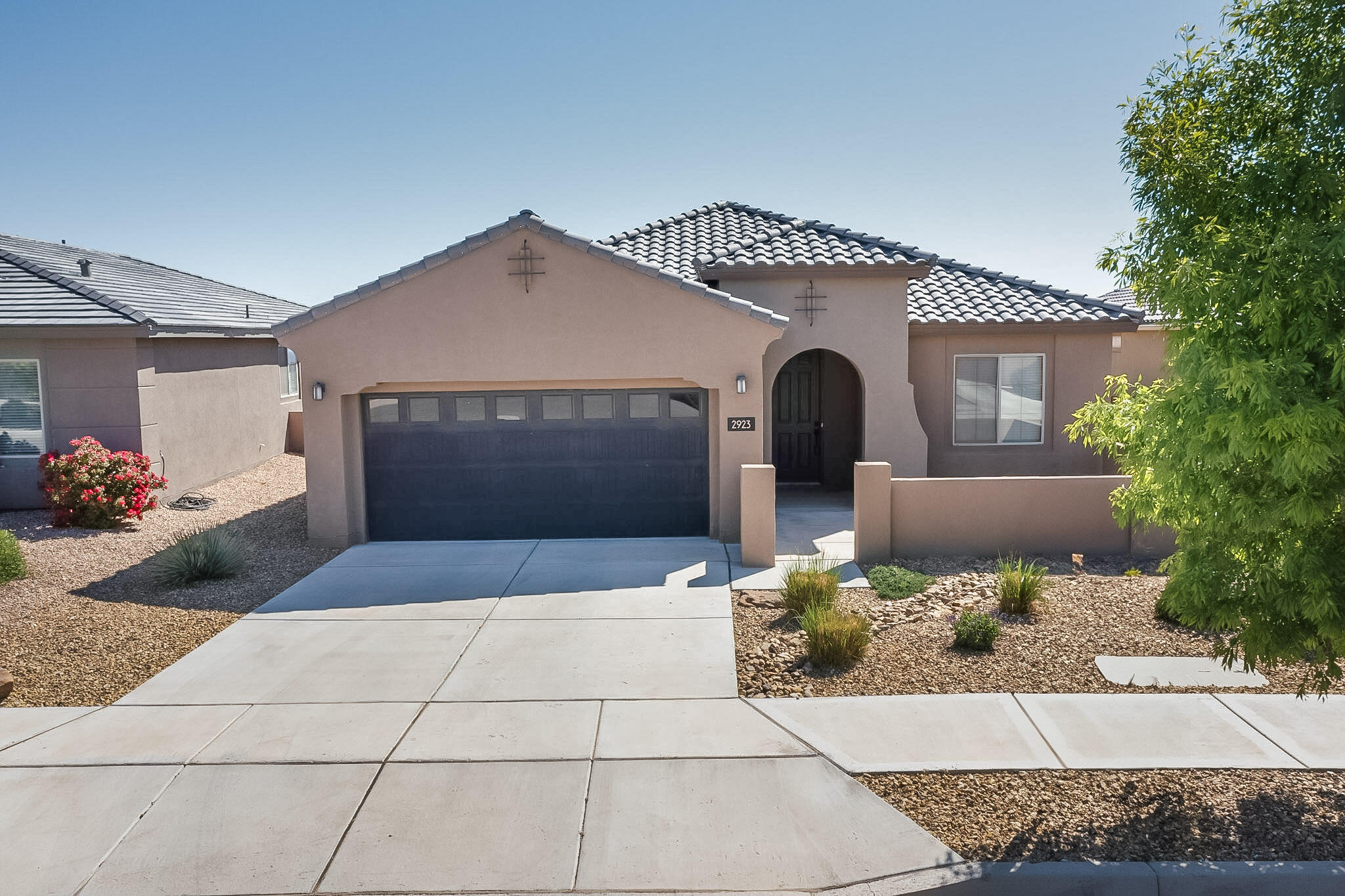 2923 KINGS CANYON Loop NE - Main Image