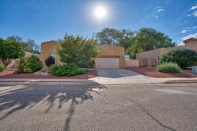 303 DENNIS Drive NE, Los Lunas 