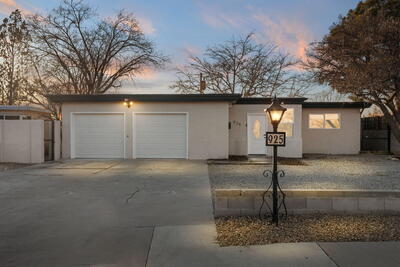 925 AVENIDA ESTRELLITA NE, Albuquerque 