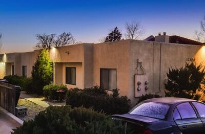 12100 Candelaria Road NE, Albuquerque