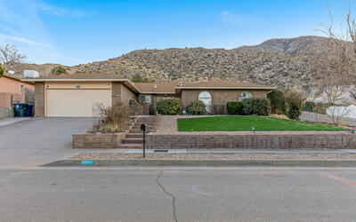 3700 BIG SKY Drive NE, Albuquerque