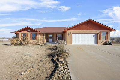 1 BLACKBERRY Lane, Los Lunas 