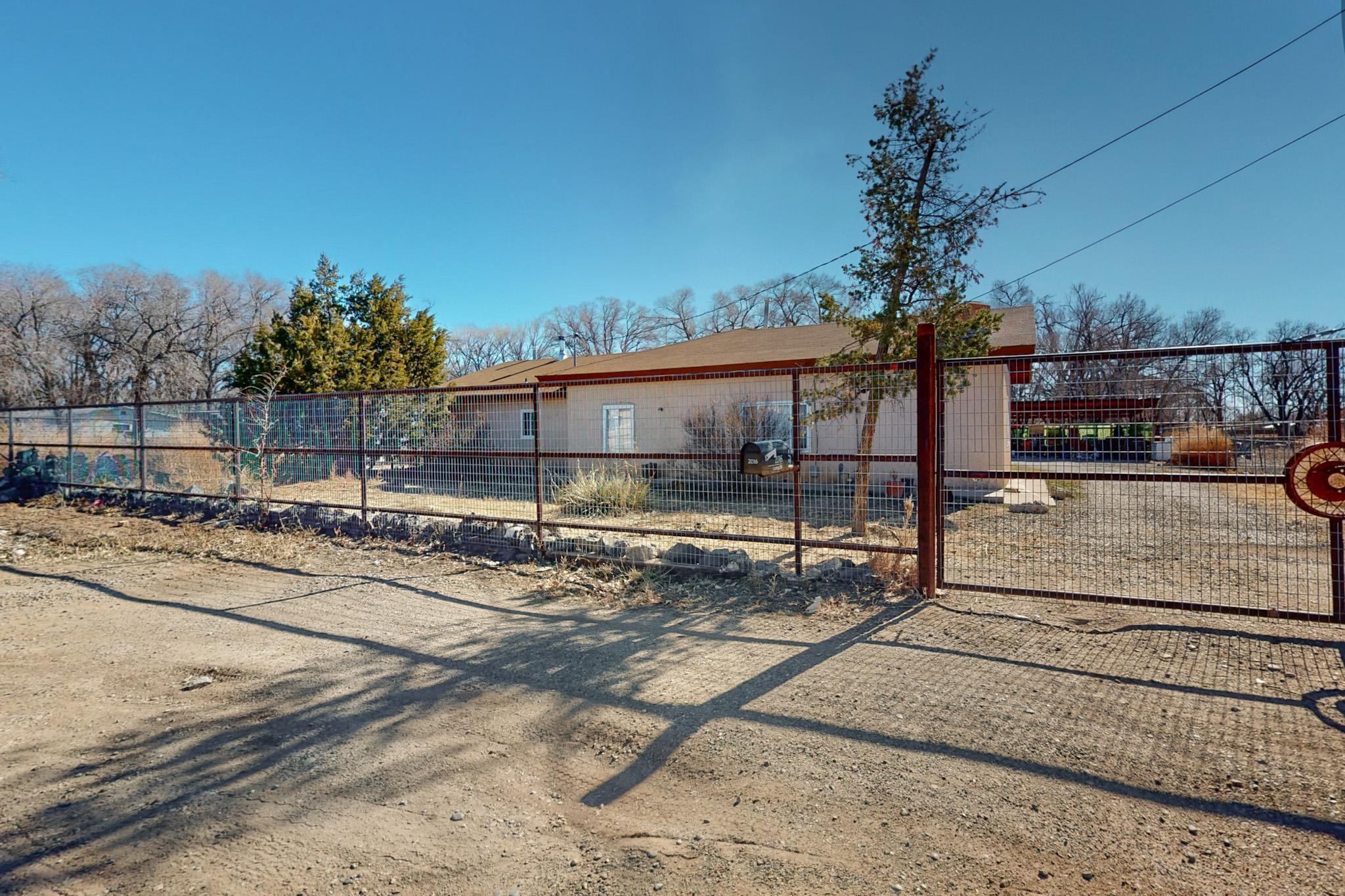 2016 LOUISE Avenue SW - Main Image