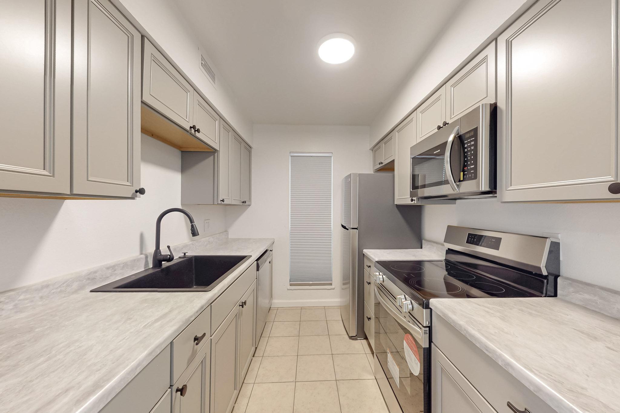 1601 Pennsylvania Street NE E5 - Main Image