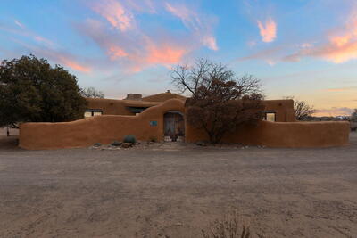 8008 Loma Larga Road, Corrales 
