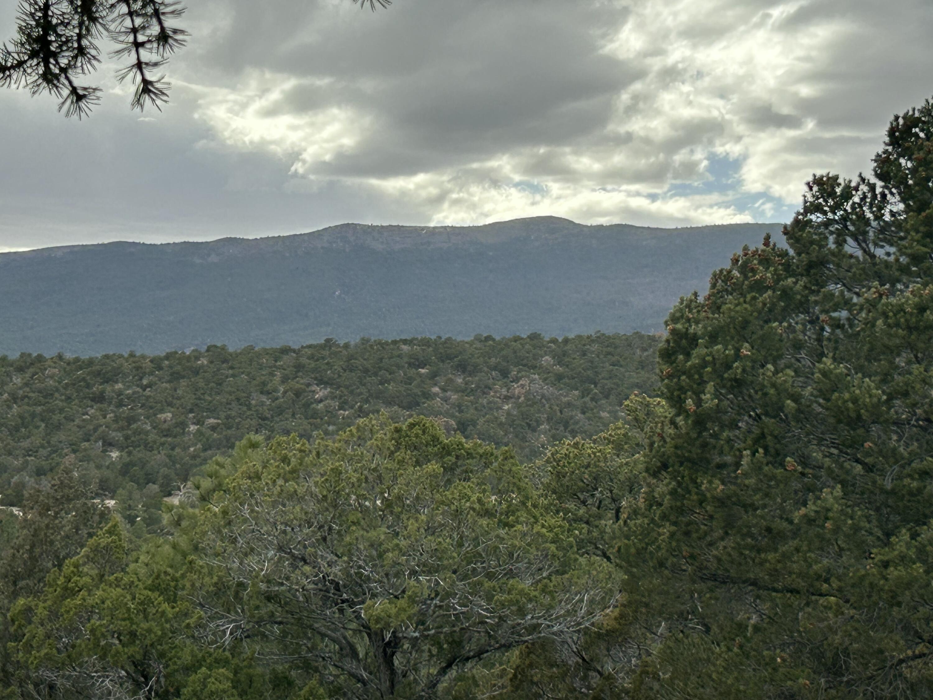 25 Lost Valley Loop - Main Image