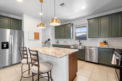 6052 NAUMAN Drive SE, Albuquerque 