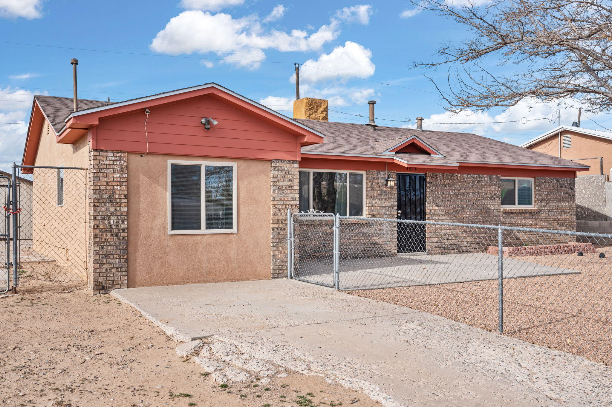 1613 Del Monte Trail SW - Main Image