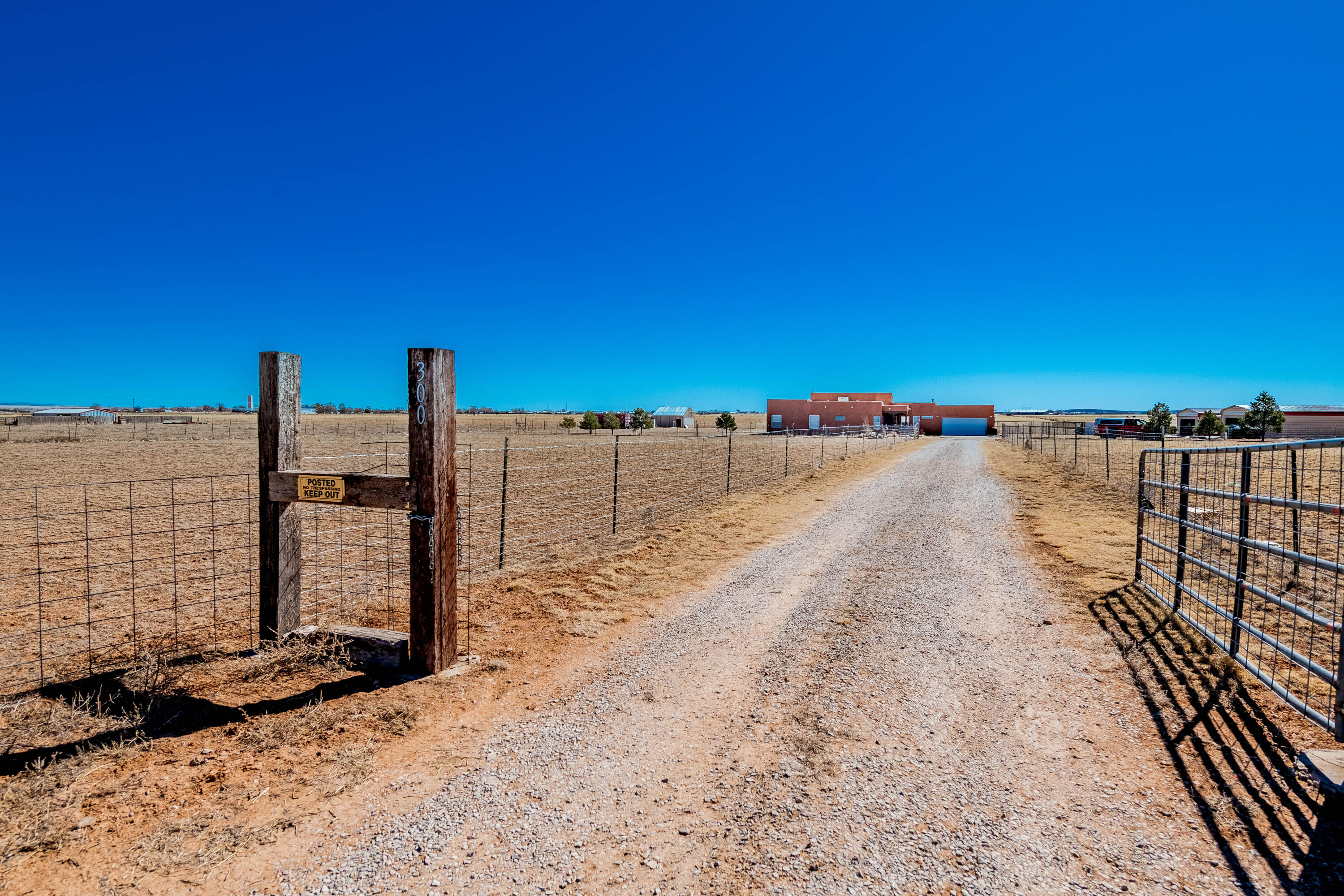 300 THOMPSON Road - Main Image
