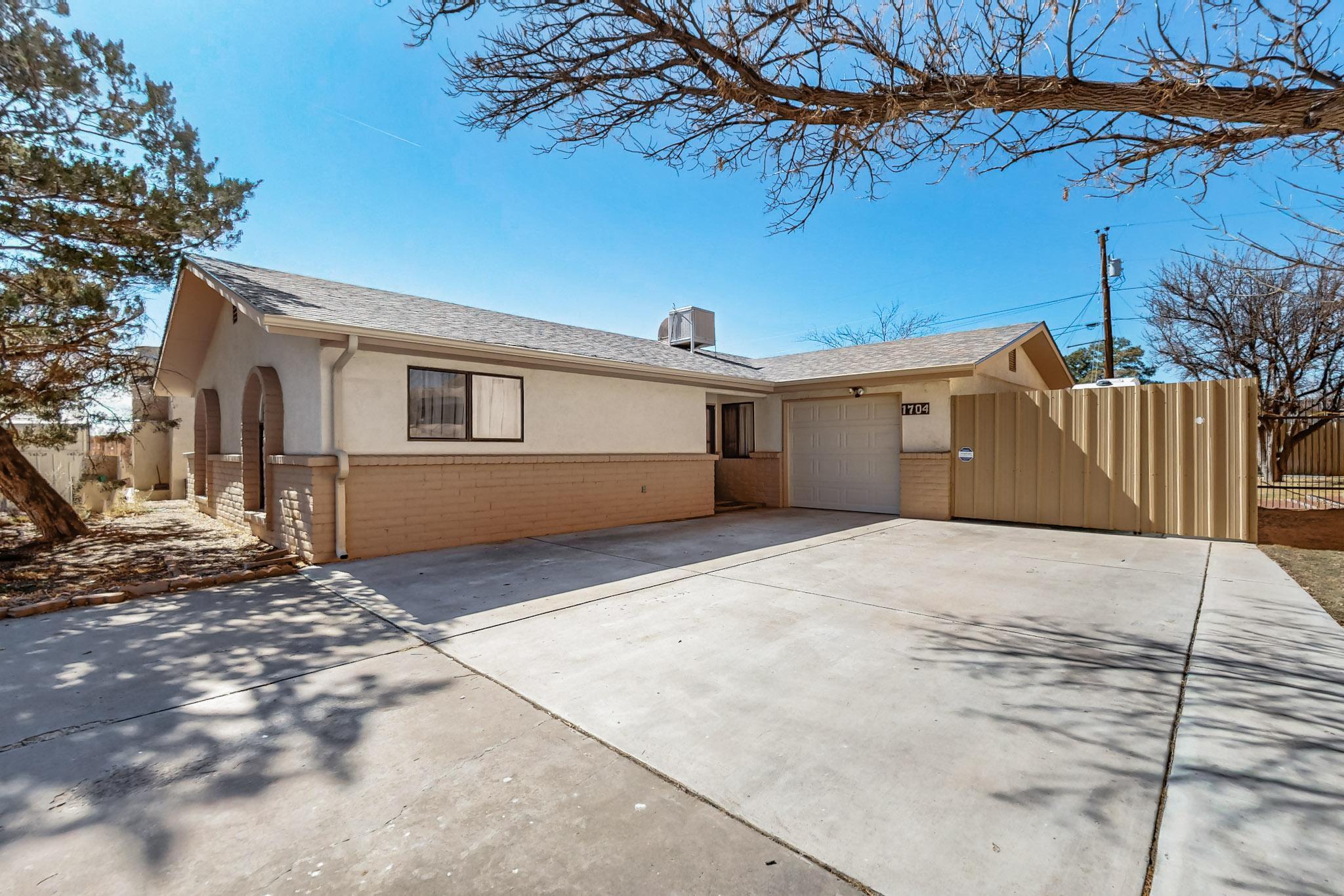 1704 DEL NORTE Boulevard - Main Image