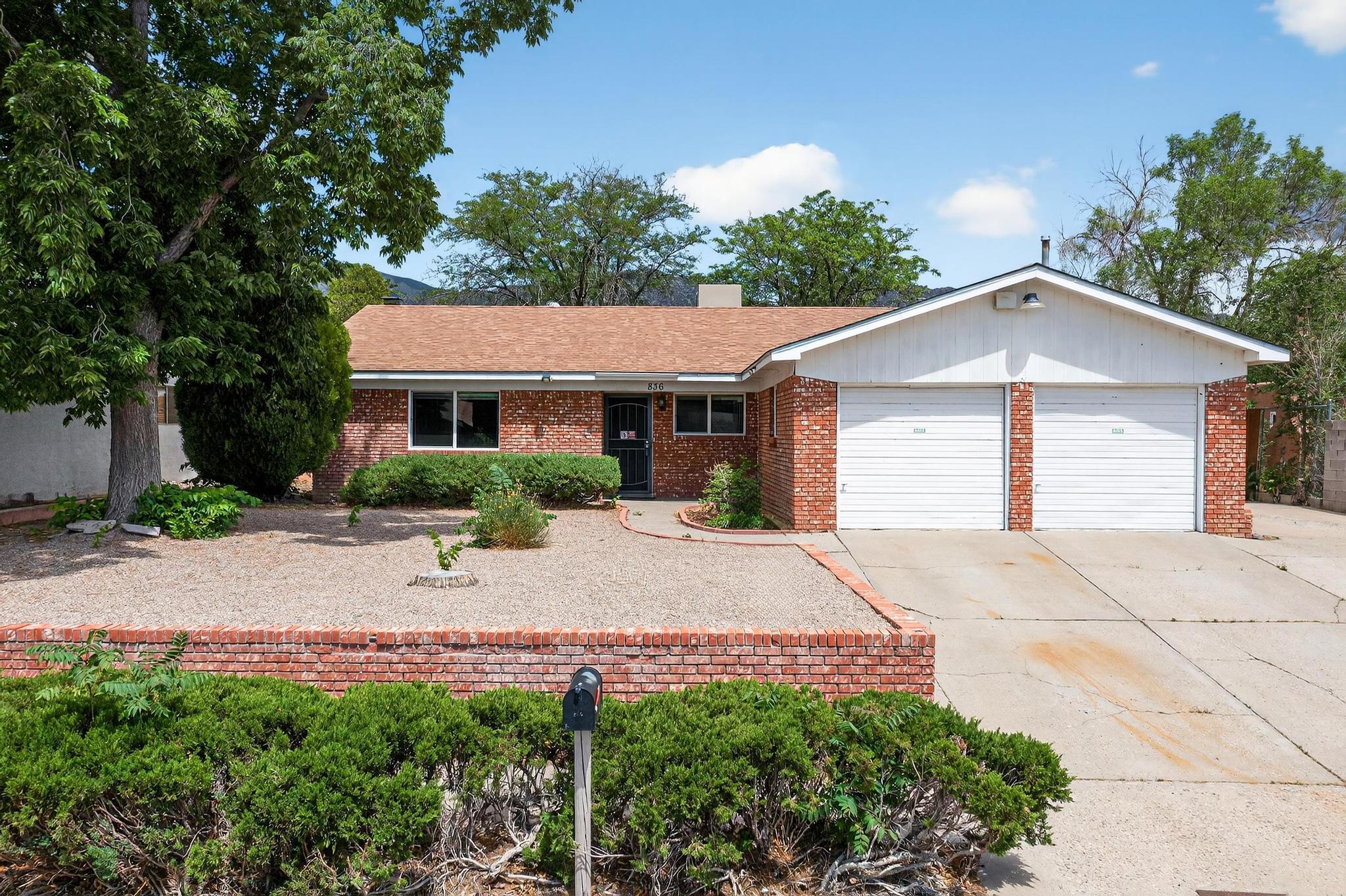 836 La Charles Drive NE - Main Image