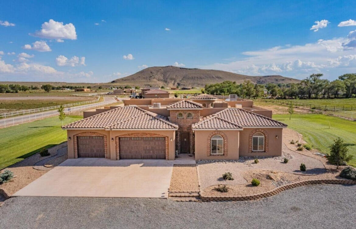 2 Wishbone Ct. Court - Main Image