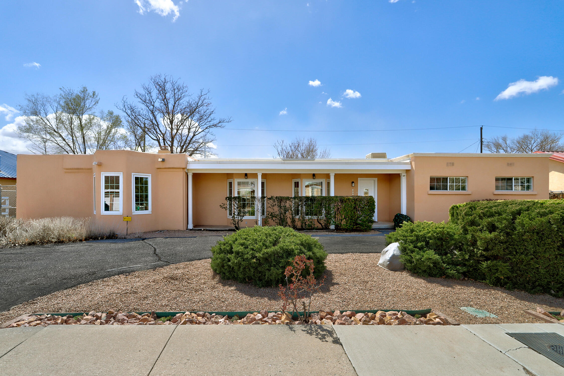 2612 ORO VISTA Road NW - Main Image