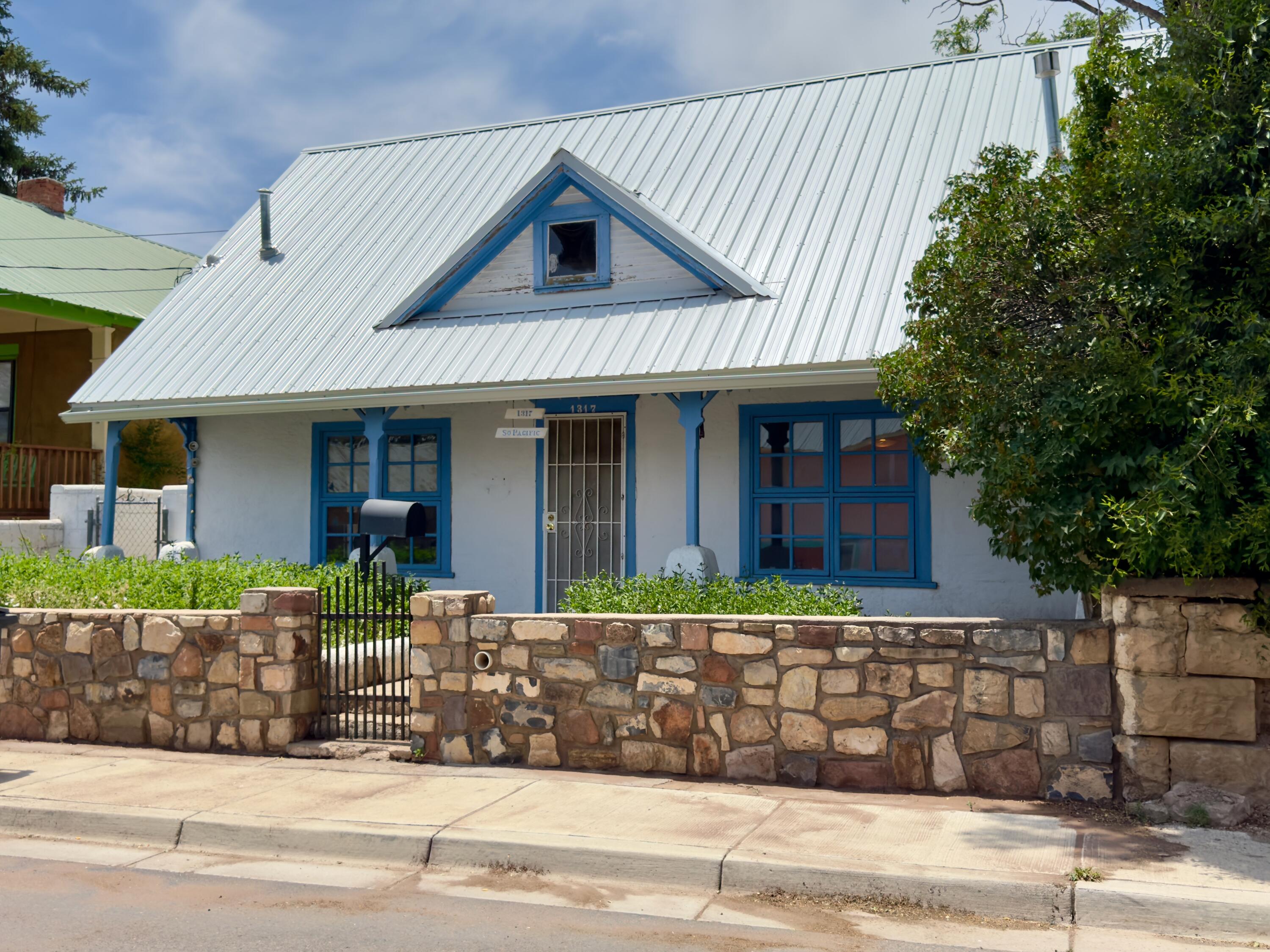 1317 S PACIFIC Street - Main Image