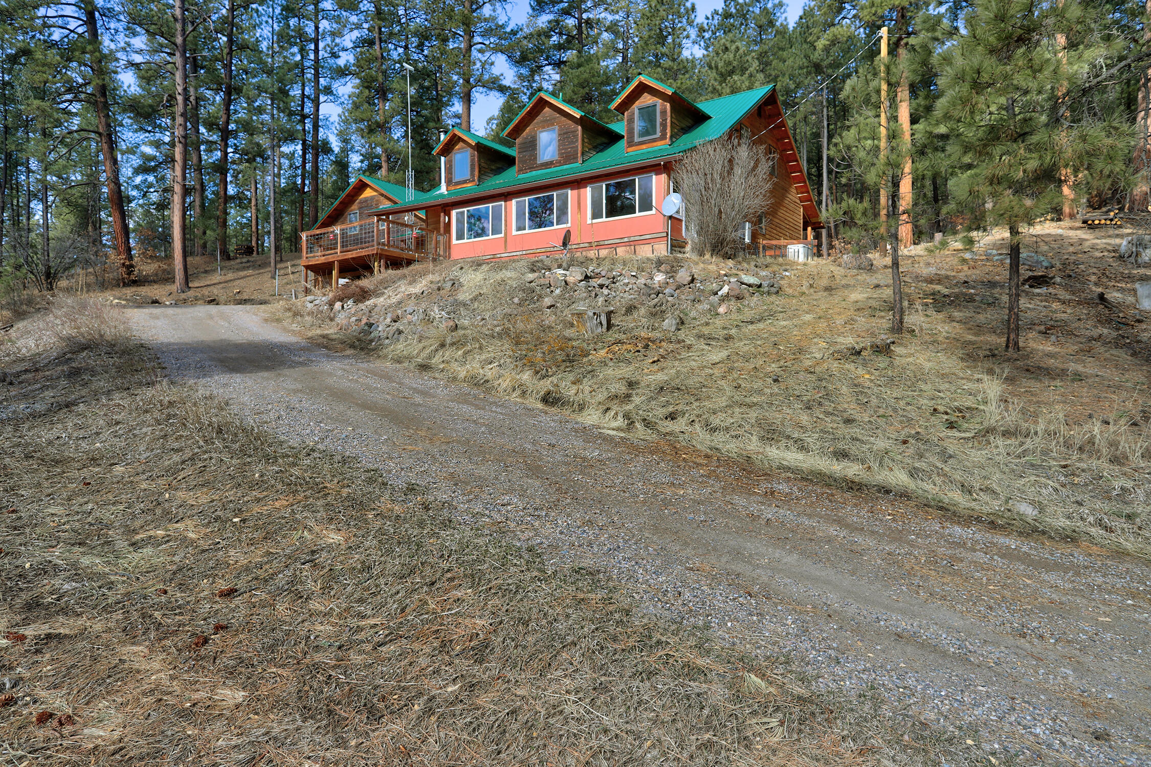831 SULPHUR CREEK Road - Main Image