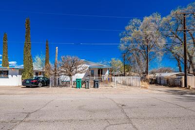 3742 ISLETA Boulevard SW, Albuquerque 