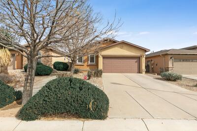 101 ZUNI RIVER Circle SW, Los Lunas 