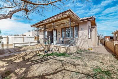 713 WOODLAND Avenue NW, Albuquerque