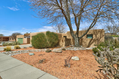 4917 COLLEGE HEIGHTS Drive NW, Albuquerque
