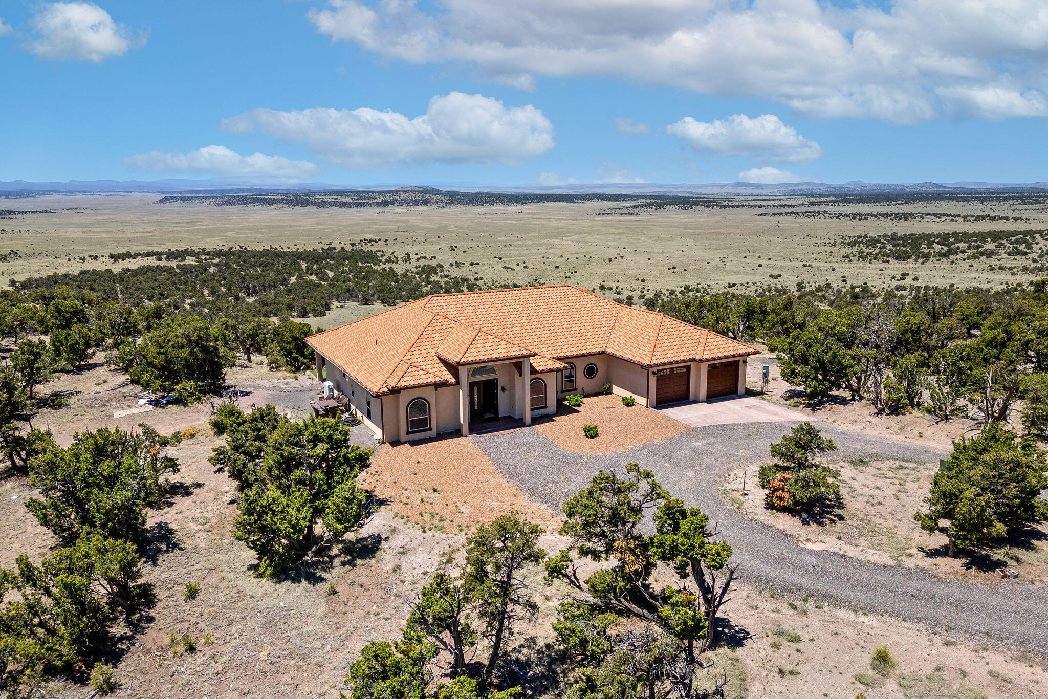 19 Creekside Drive - Main Image