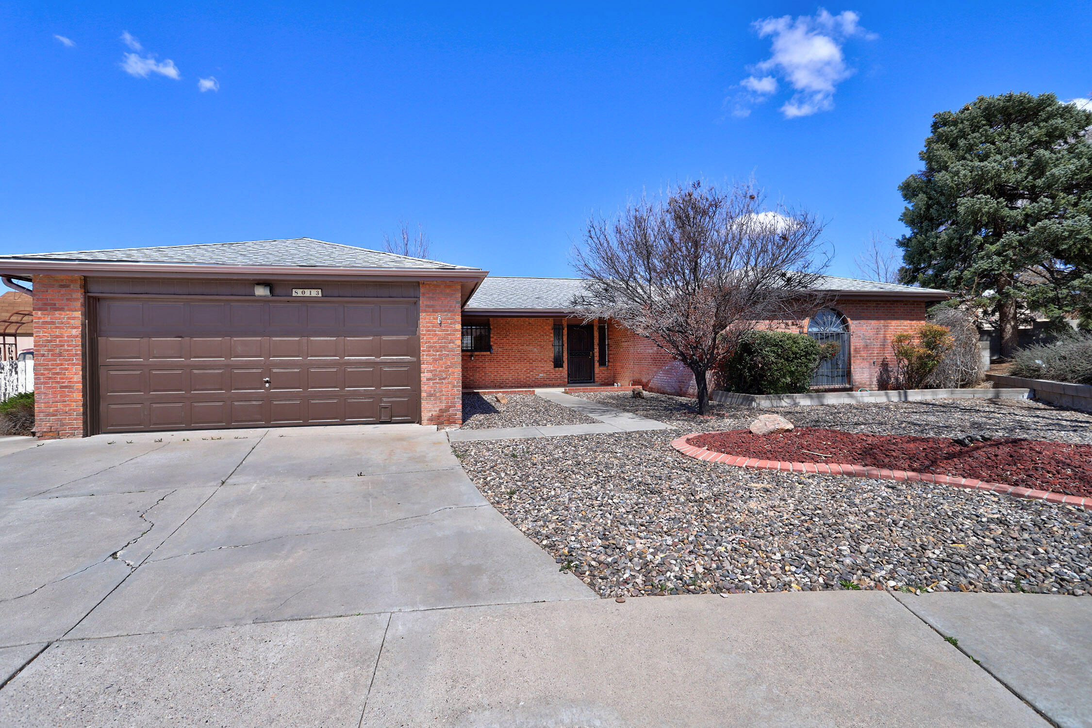 8013 RUIDOSO Court NE - Main Image