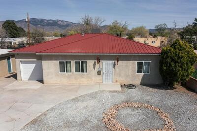 424 GENERAL HODGES Street NE, Albuquerque 