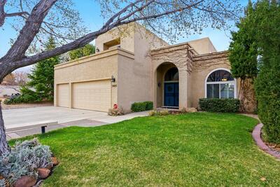 5805 CANYON CREST Place NE, Albuquerque