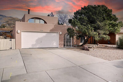 2704 LA CHARLES Drive NE, Albuquerque 