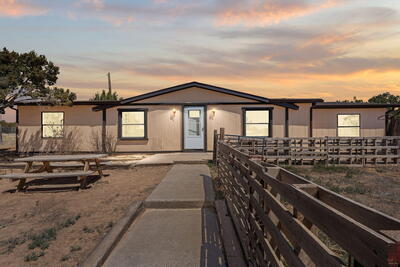 33 SKYLINE Drive, Edgewood