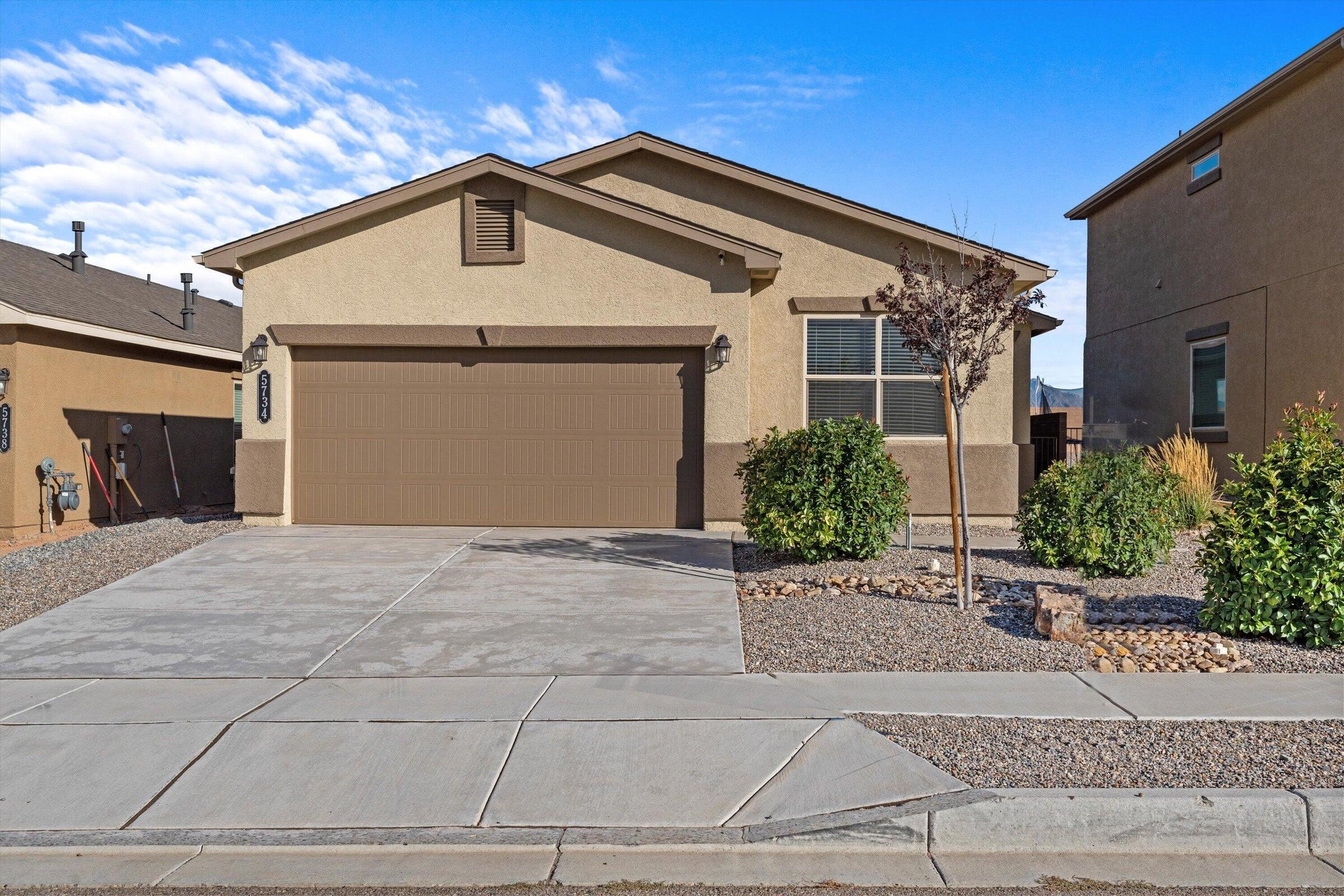 5734 LOS ALAMOS Drive NE - Main Image