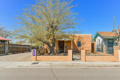 1919 EDITH Boulevard SE, Albuquerque 