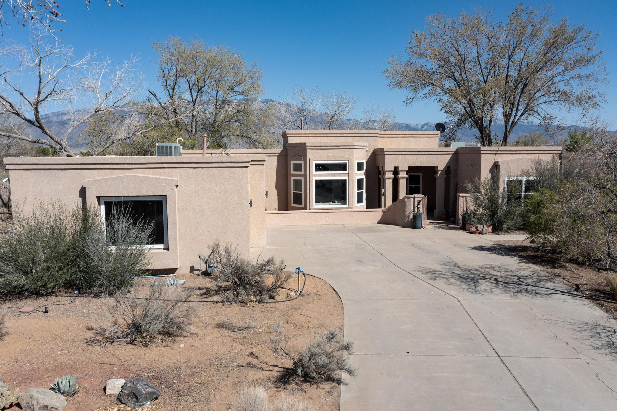 122 MARTHA Court - Main Image