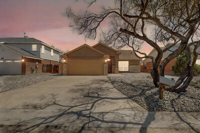 16 LIRIO Place, Los Lunas