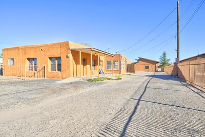 1723 VALLEY Road SW, Albuquerque 