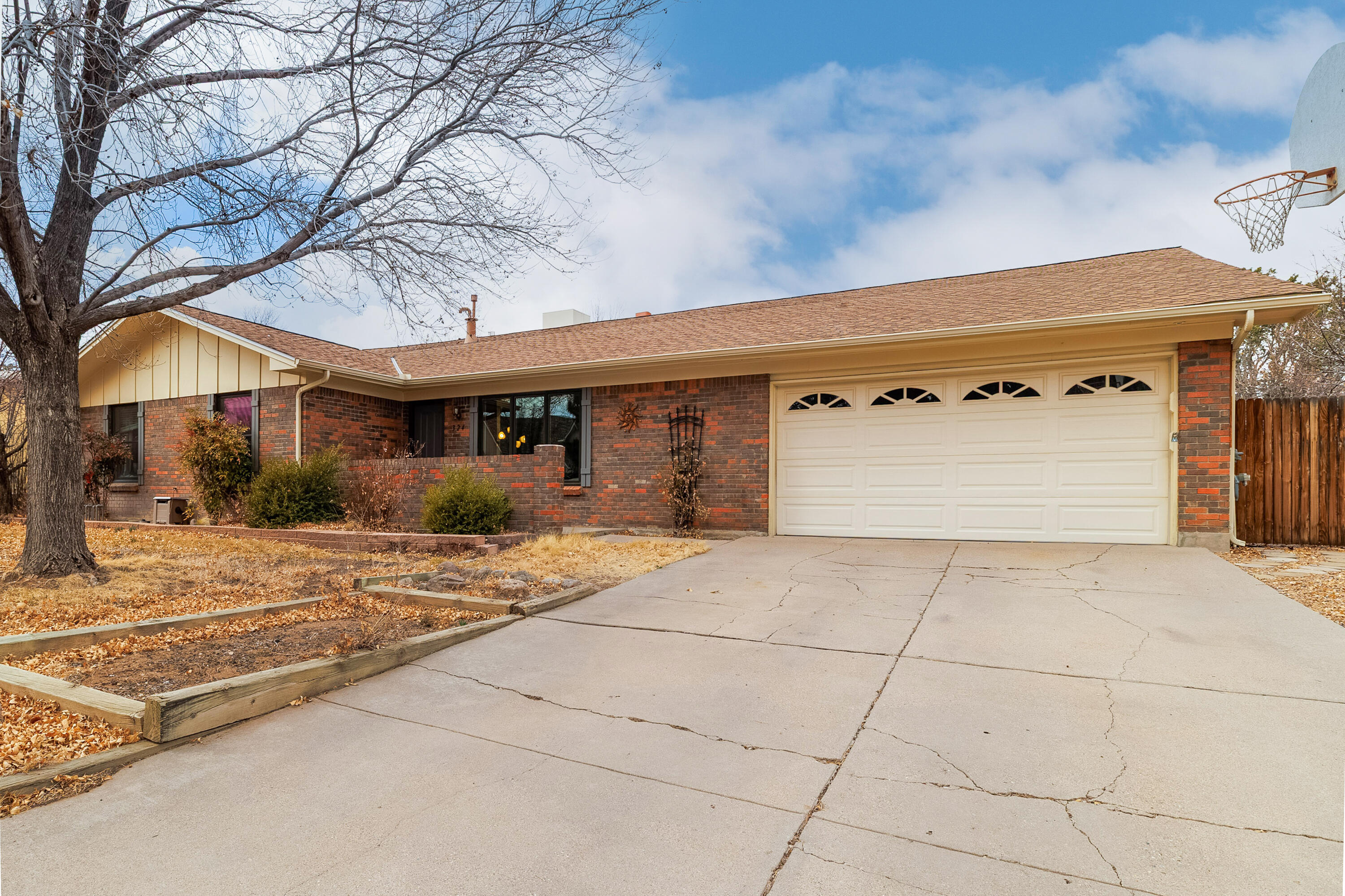 324 ARAGON Avenue - Main Image