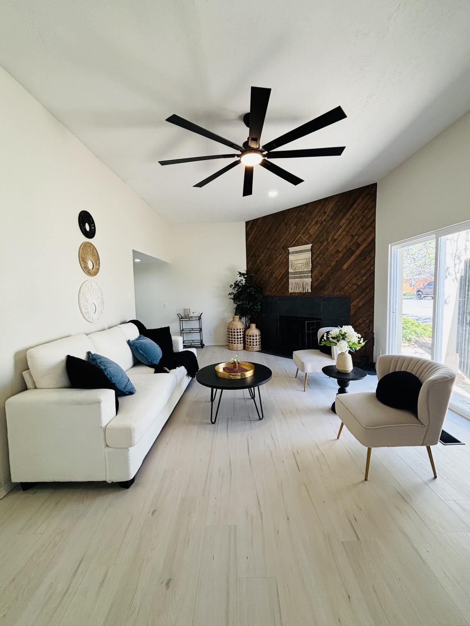 1701 MIRACERROS Place NE - Main Image