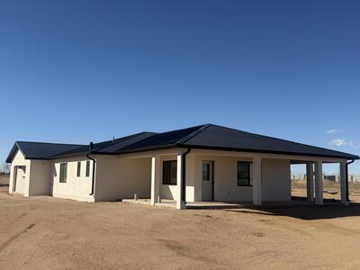 3 DAIRY Road, Los Lunas 
